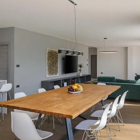 Adria Blue * باكاراتس